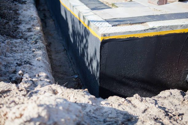 Professional Vapor Barrier Installation technician working in Atlanta, IL